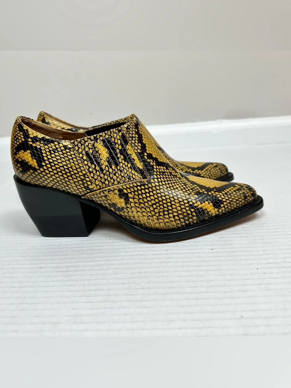 Chloé Rylee Snakeskin Embossed Leather Ankle Boots Size EU 38 - US 7.5